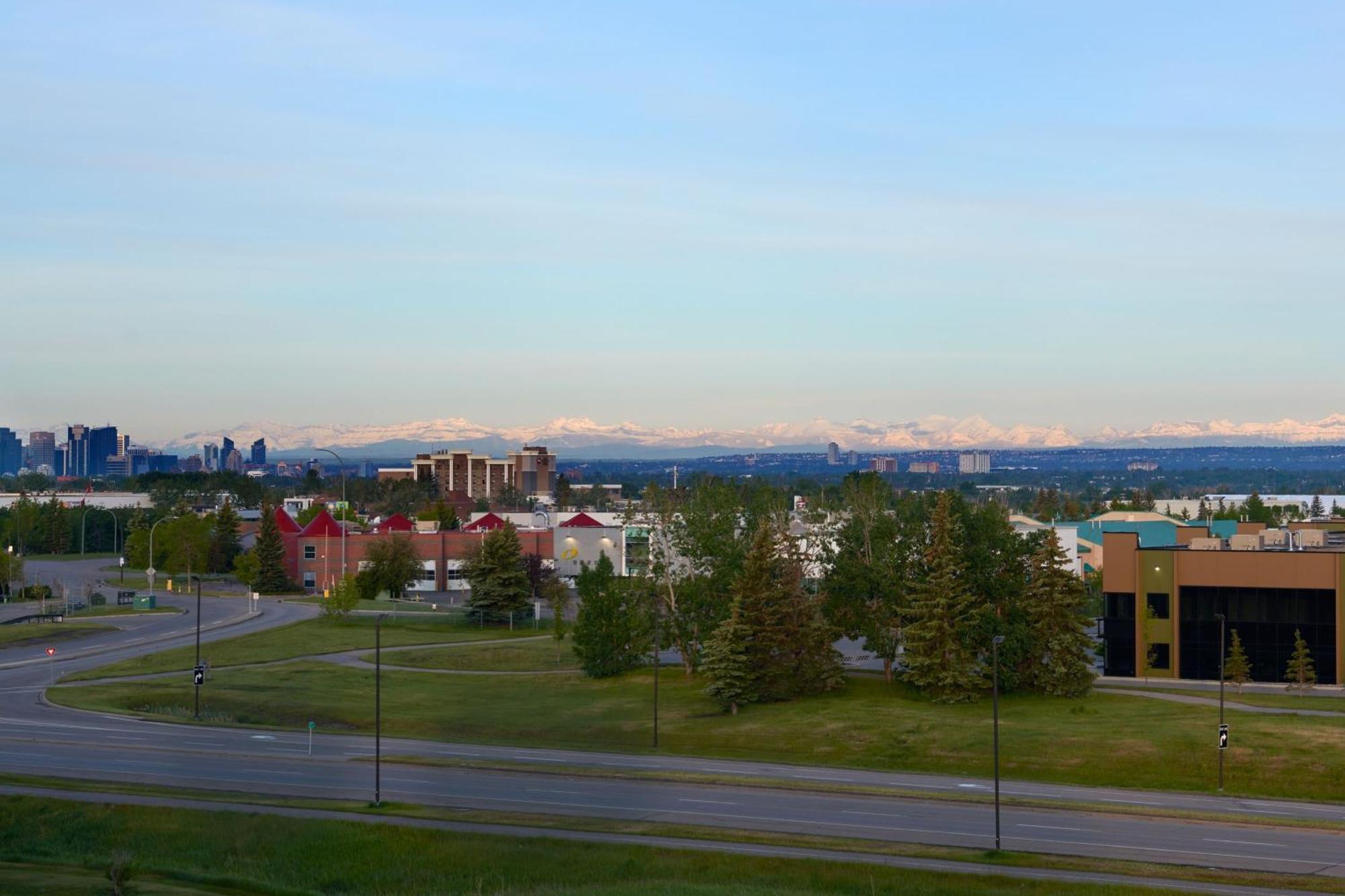 Residence Inn By Marriott Calgary Airport Eksteriør billede