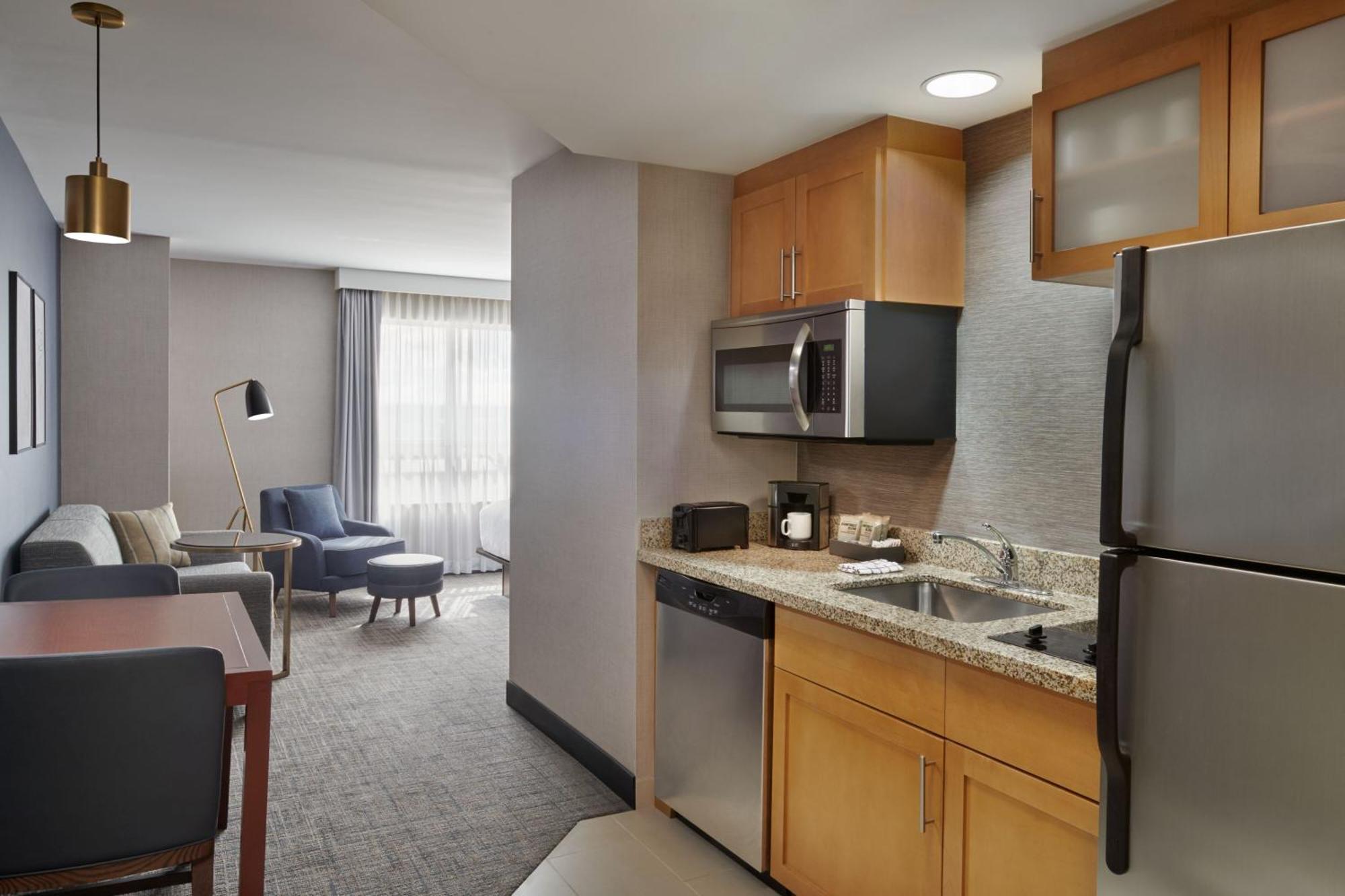 Residence Inn By Marriott Calgary Airport Eksteriør billede