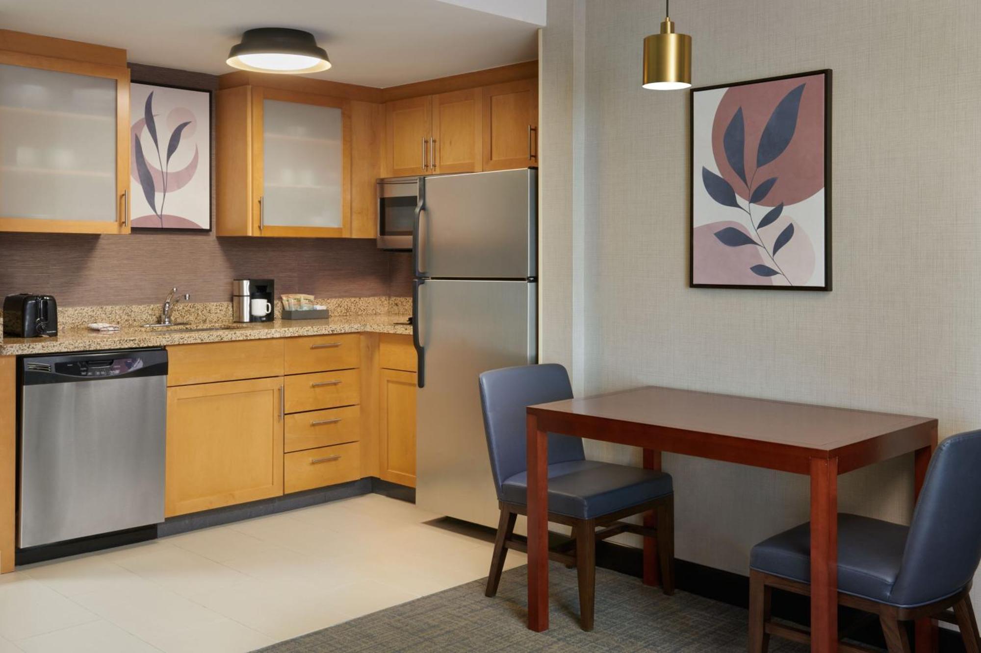 Residence Inn By Marriott Calgary Airport Eksteriør billede