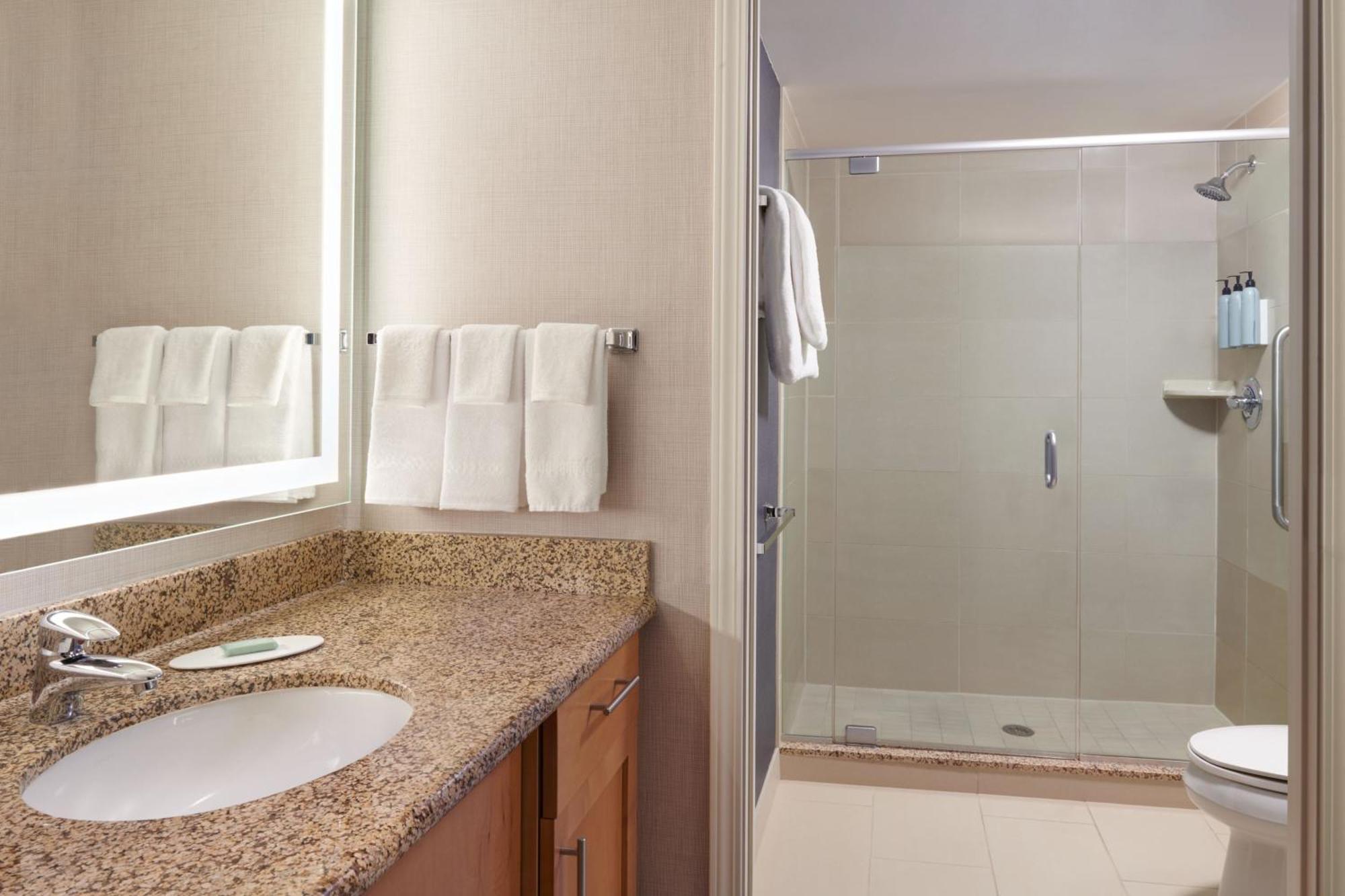 Residence Inn By Marriott Calgary Airport Eksteriør billede